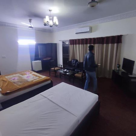 Hotel Clifton Inn Карачи Екстериор снимка