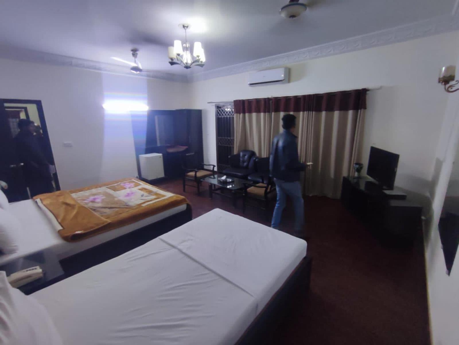 Hotel Clifton Inn Карачи Екстериор снимка