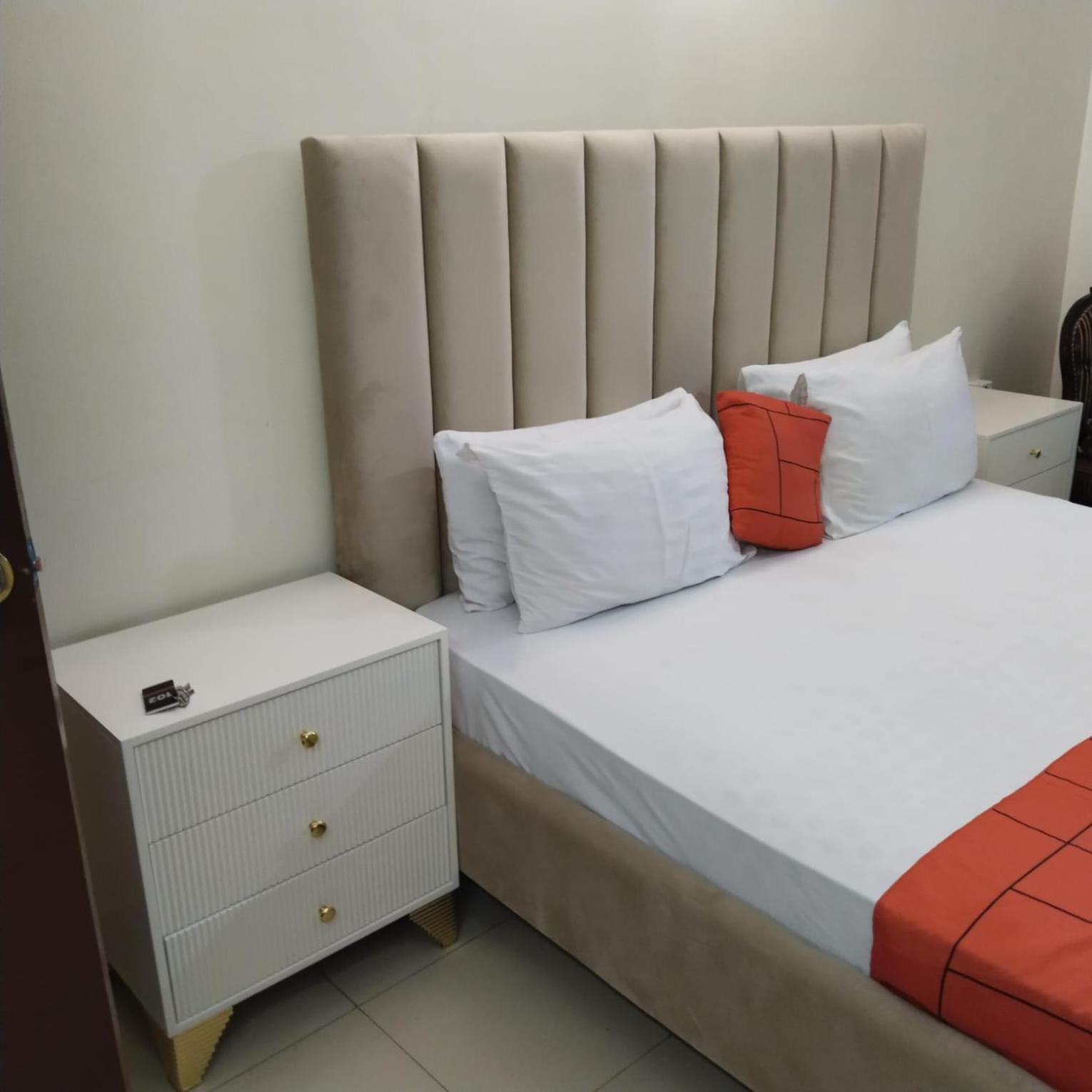 Hotel Clifton Inn Карачи Екстериор снимка